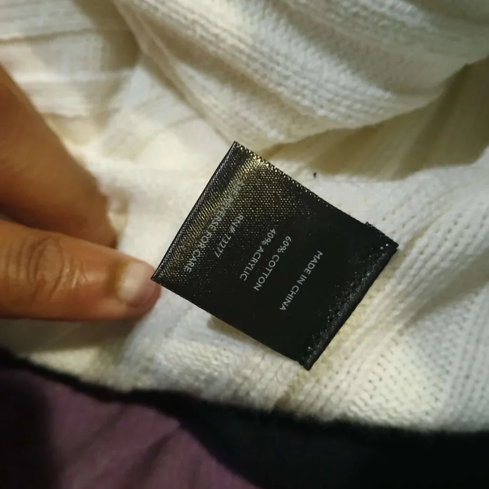 Woman's  sweater - Picture 11 of 11